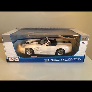Maisto Shelby Series One
